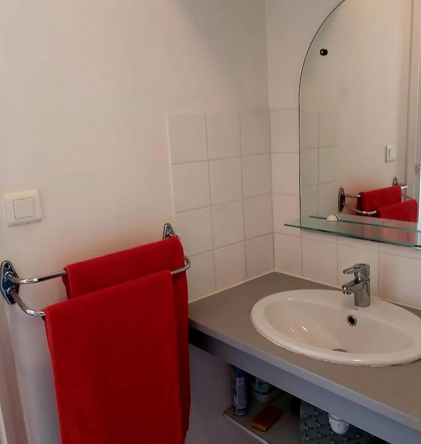 Daire Studio Tout Confort A 300 M Des Thermes Cazaubon